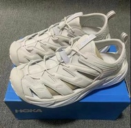 🔥【現貨！】HOKA one one hopara 戶外包頭行山涼鞋 米白色🔥