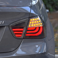YIYUE | ชุดไฟท้าย LED สำหรับ BMW E90 พร้อมไฟเบรกและไฟเลี้ยว