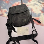 95% new porter drive pouch with straps black nylon 黑色尼龍拉鏈揹帶小物袋 gadget case