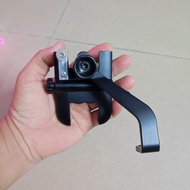 giá đỡ C2 gắn điện thoại trên xe máy có pát gắn dù mini