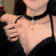 Plush Snowflake Pearl Choker - Winter Lover Snow Pendant Necklace - For Girls Christmas Party Decora
