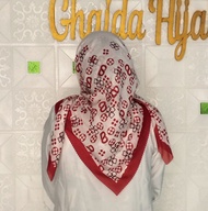 HIJAB SEGI EMPAT VOAL MOTIF MERAH PUTIH