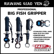 PROFESSIONAL BIG FISH GRIPPER WITH SCALE UP TO 15KG & MEASUREMENT RULER, FISH GRIP