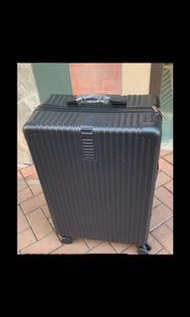 全新14吋至100吋以上…黑色同其他色行李箱..歡迎問價