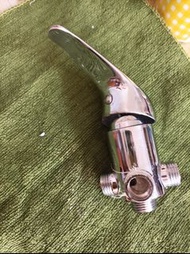 水龍頭冷熱水