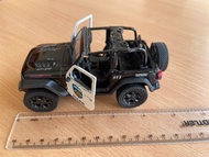 โมเดลรถเหล็ก Jeep Wrangler จิ๊บตำรวจสีดำเงา ขนาด:1/34 KiNSMART 2018 ของเล่นเด็ก ของเล่นสะสม งานมือสอง