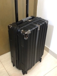 20吋精緻行李箱，超輕身行李箱，2kg重手提行李箱，hand carry 行李喼