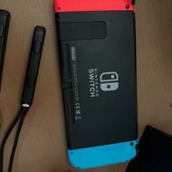 Nintendo Switch 主機（紅藍 Joy-Con）...