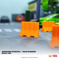 Orange Road Divider Miniature 1: Scale Road Diorama Model 1pcs