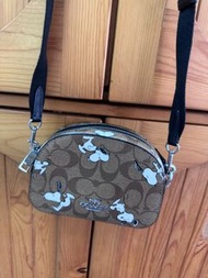 Coach crossbody 袋 Snoopy