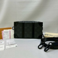 LV Soft Trunk黑花方包