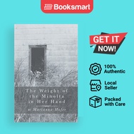 The Weight of the Minolta in Her Hand | Marianna Hofer | Paperback | English Edition  | 978163534328