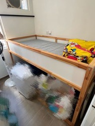 IKEA KURA 兒童高架床 (不包床褥)，送全新單人床條板及全新床簾