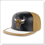 [ANGEL NEW ERA] Mitchell & Ness NBA Chicago Bull Khaki Black Leather Upper Design Baseball Cap
