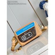 Louis Vuitton, LV M14062 BALADEUR WEARABLE WALLET 手袋相机包