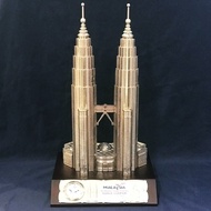 Type : Malaysia Souvenir ~Material : Resin ~Size: 14cm ~Color : As picture shown ~Package include : 