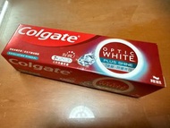 Colgate Optic White Plus Shine 牙膏