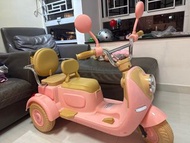 兒童電動車