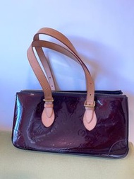 LV Louis Vuitton 深啡色漆皮 側咩手袋 shoulder bag dark brown  （8成新）