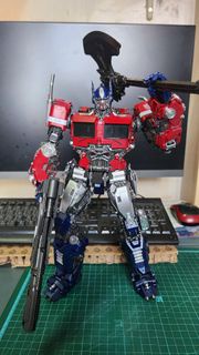 YOLOPARK Bumblebee Optimus Prime 模型套件，構件極度複雜，難度地獄級，素組完成品。