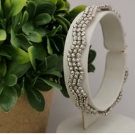 18K White Gold Bangle