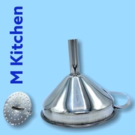 M Kitchen กรวยน้ำมันสเตนเลสพร้อมที่กรอง 15cm