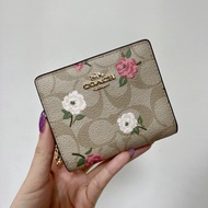 Sonia _ Usa Korea-coach Short Clip Folio Style