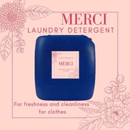 น้ำยาซักผ้า สูตรเข้มข้น กลิ่นหอมละมุน (Merci laundry detergent) แถมฟรี ขวดรีฟิล (ปริมาณ 30 ลิตร)
