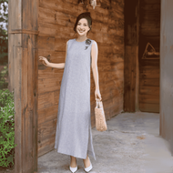 SWANLAKE | Váy Đầm Nữ Maxi Sọc Dọc Xẻ Tà Đính Hoa 3D Công Sở Sát Nách Cotton Cổ Tròn Có Túi D12522