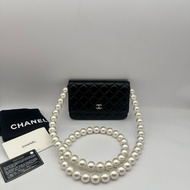 Chanel香奈儿黑金菱格纹大珍珠链条WOC