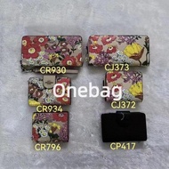 CR930 CR934 CR796 CJ373 CJ372 CP417 summer trend flower print series，Medium Corner Zip Wallet Signat