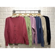 Knitted cardigan 0670