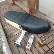 Cub 82 white and black long saddle set - DD with saddle ratchet - MTS44