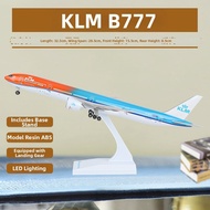 CHENXING | Large Wheel Lights Aircraft Model Boeing b777