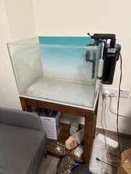 魚缸連魚缸架及過濾器