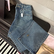 Men's jeans with slit hem and logo attached hottrend 2023