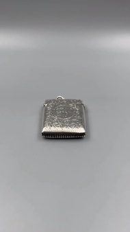 英國純銀鏨刻紋煤油打火機 伯明翰產 走獅純銀標 重量：40.8克 年份：1904