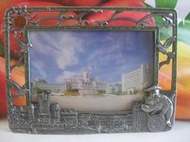 【堆堆樂雜貨店】╭☆朝陽科技大學紀念相框   大小：20.2cm x 14.9cm