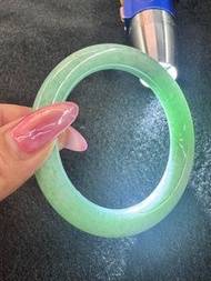 滿綠粗圓條翡翠手鐲（有證書）