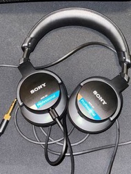 Sony MDR-M1 封閉式監聽耳機