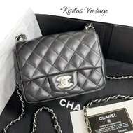 Chanel Lambskin  square羊皮方胖子銀扣