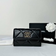 CHANEL 19黑金羊皮翻蓋中夾