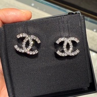 Chanel 經典銀色厚款水鑽耳環