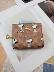 🔥100% Authentic Coach x Peanuts Snoopy Compact Wallet Coach x Peanuts 史努比小巧钱包