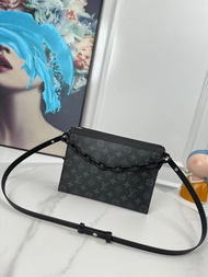 100%🆕 LV Pochette Voyage 中號 雙肩帶 斜孭袋 男款