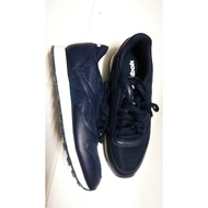 Reebok classic running shoe  RM 150 US9  UK  8