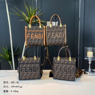 FENDI/FENDI/Classic Female Bag Mommy Bag Hot Sale Bucket Bag Multi-Layer Trendy hobo Bag Party Canva