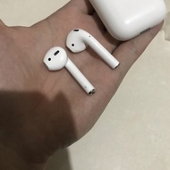APPLE AIRPODS 2 WITH CHARGING CASE SECOND ORIGINAL READY
