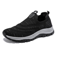Mens Casual Sneakers Slip-on Walking Tennis Sneakers Lightweight Breathable Casual Soft-sole Mesh Sn
