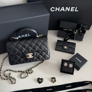 全新 Chanel 黑金Mini cf Handle晶片款